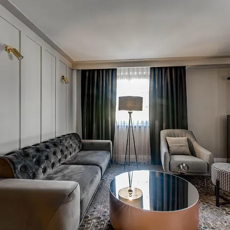 Boutique Donna Anna Hotel 4*