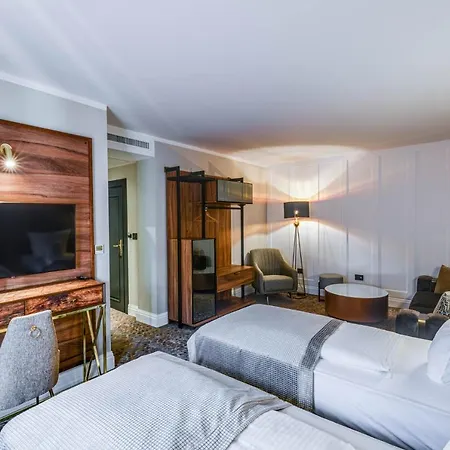 Boutique Donna Anna Hotel 4*